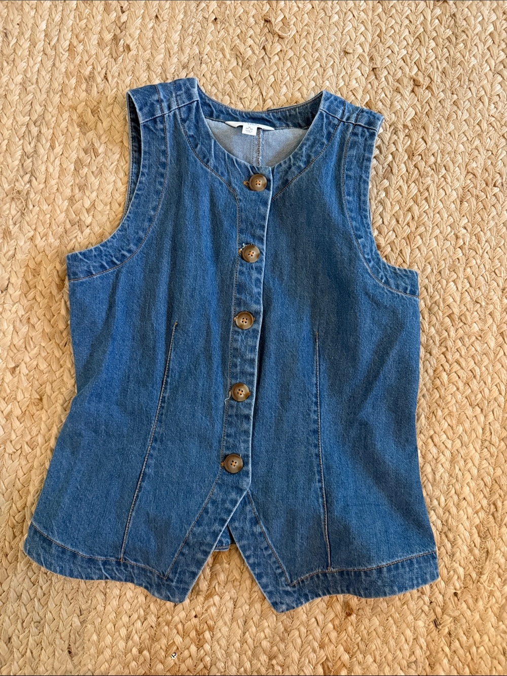 Time and Tru Denim Button-Front Sleeveless Top - Blue